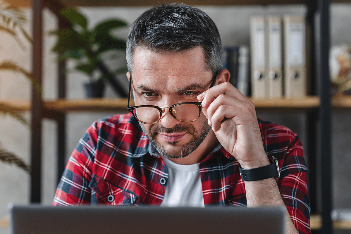 A federal employee learning how to calculate his annuity