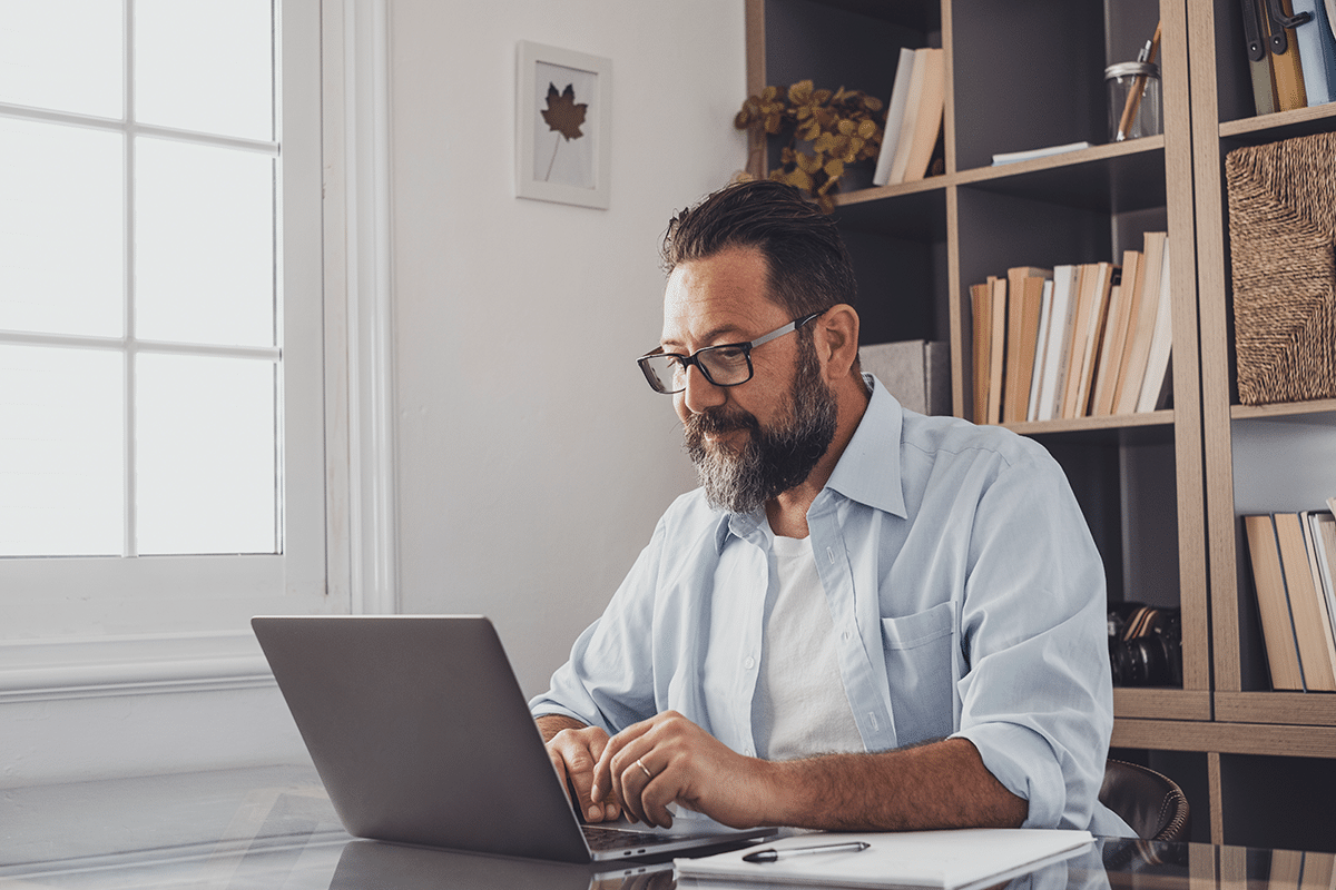 A federal employee learning about FDR